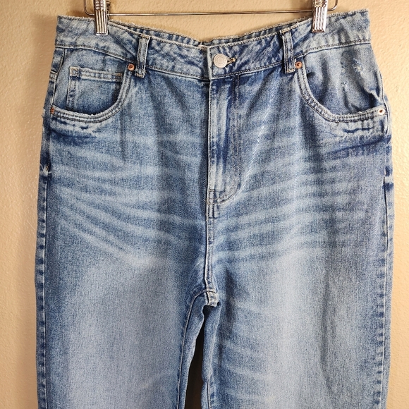 Refuge Womens |11| High Rise Wide Leg Medium Wash 100% Cotton Jeans - Picture 2 of 11